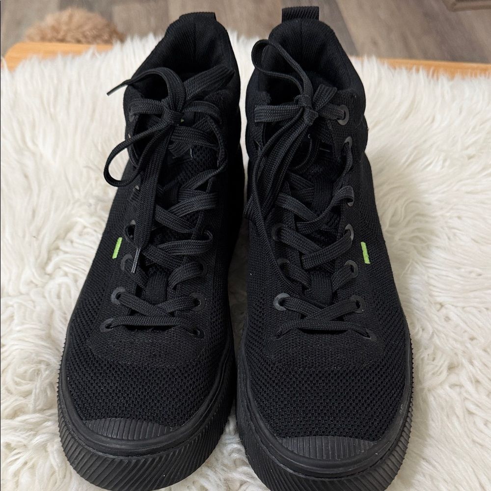 Cariuma Black and Green High-Top Sneakers Unisex Size Men’s 8 Women’s 9.5